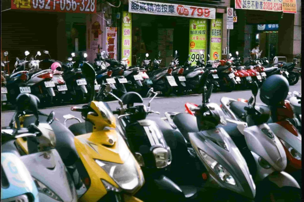 bike scooter as transportation in taiwan